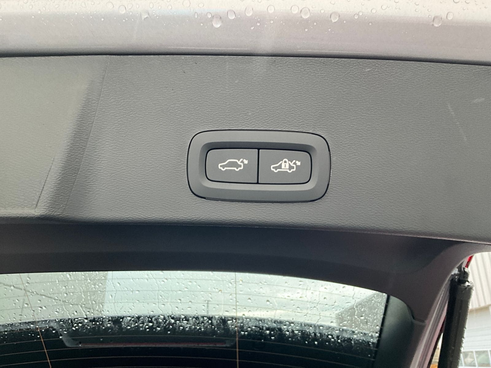 2026 Volvo XC40 Plus - Photo 29