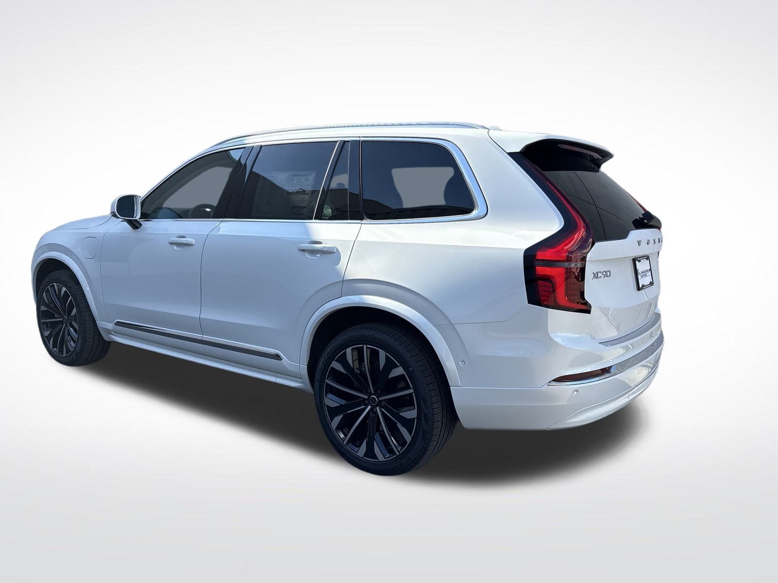 2025 Volvo XC90 T8 photo 2