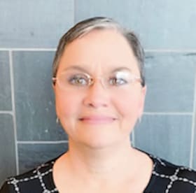 Staff member Kim Hicks from ID_6e65c4