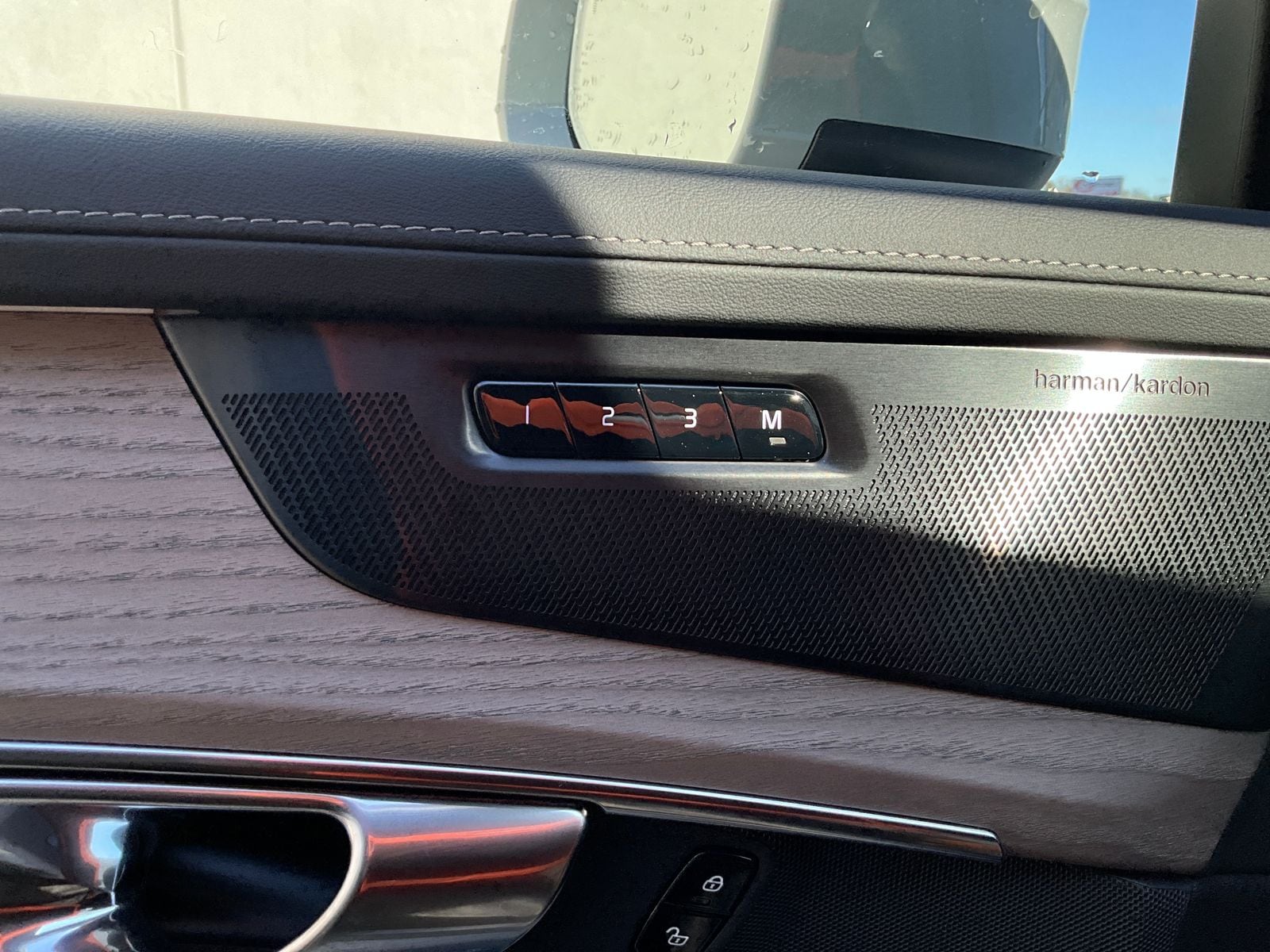 2026 Volvo XC90 Plus - Photo 12