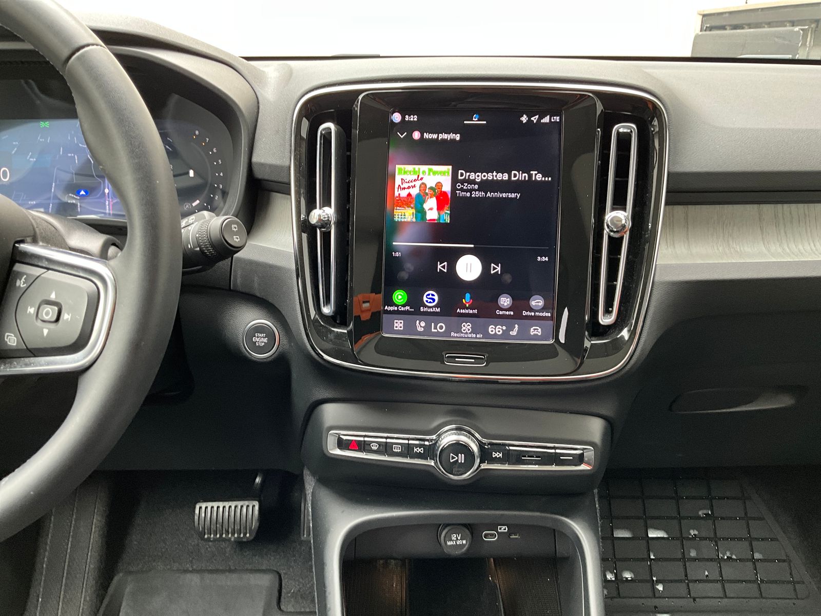 2026 Volvo XC40 Plus - Photo 22