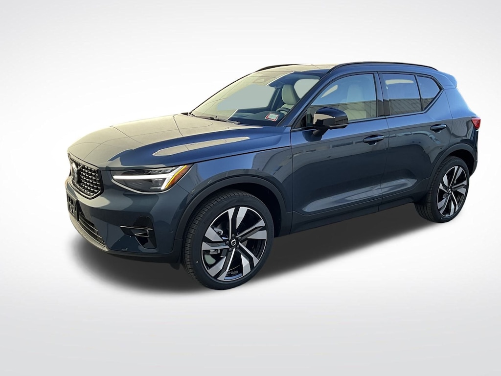 New 2026 Volvo XC40 B5 Ultra SUV