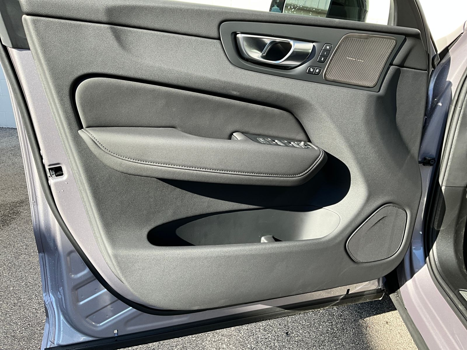 2026 Volvo XC60 Plus - Photo 10
