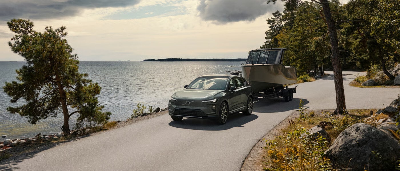 2027 Volvo EX60 Exterior Towing A Boat
