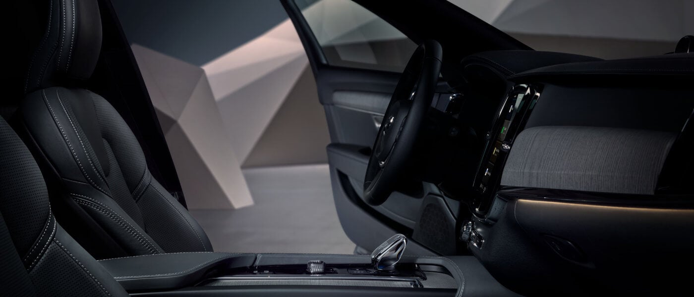 2025 Volvo V90 Cross Country Interior Front Seats