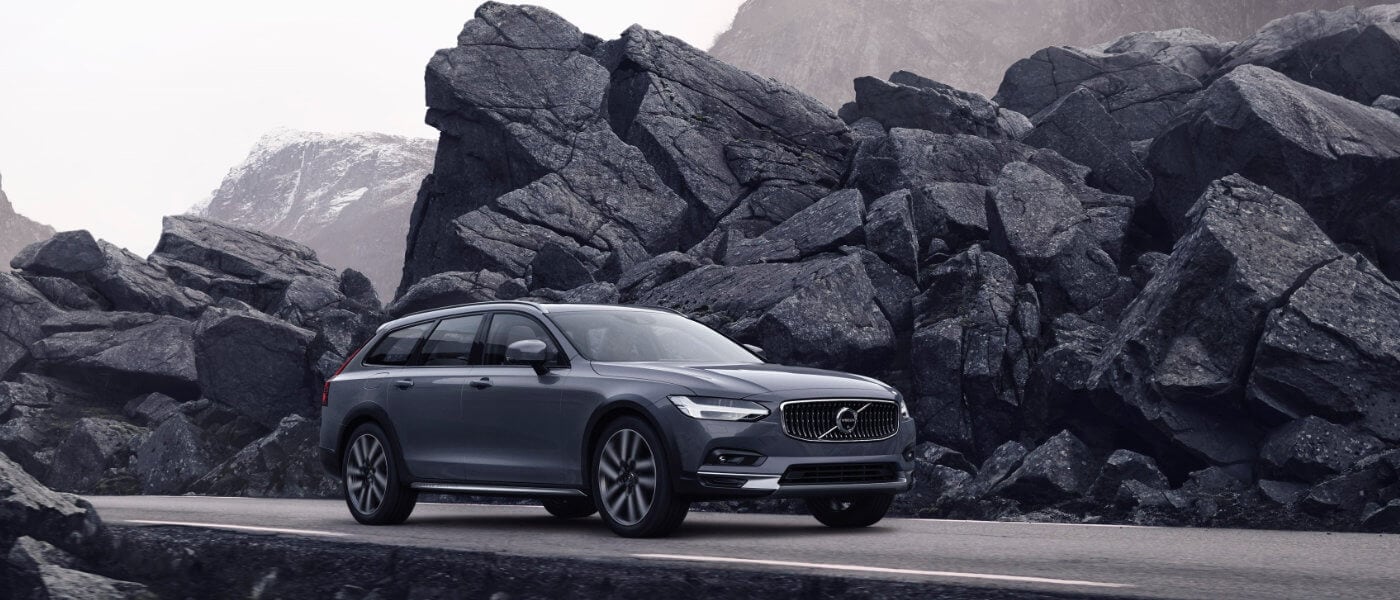 2024 Volvo V90 Cross Country Interior Dimensions, Features, & Specs