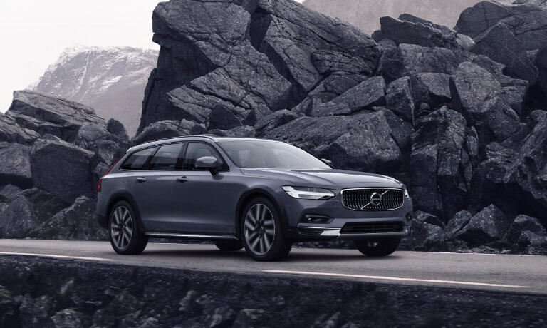 2025 Volvo V90 Cross Country Exterior Misty Mountain Curve