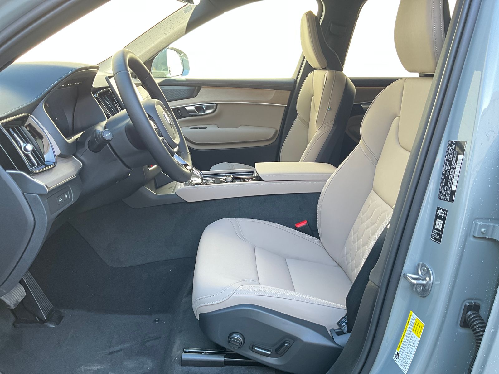 2026 Volvo XC90 Plus - Photo 9