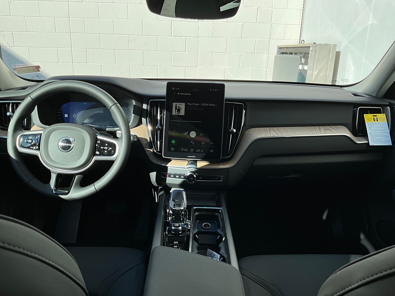 2026 Volvo XC60 Plus - Photo 13