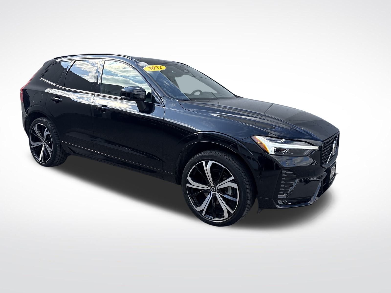 2022 Volvo XC60 B5 R-Design
