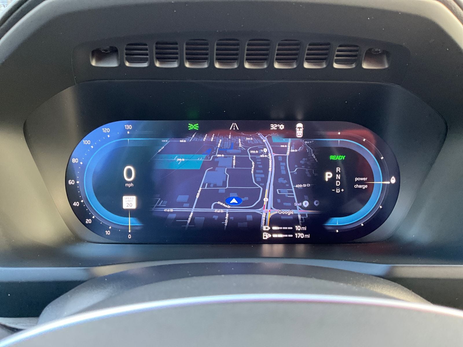 2025 Volvo XC90 Plus - Photo 16