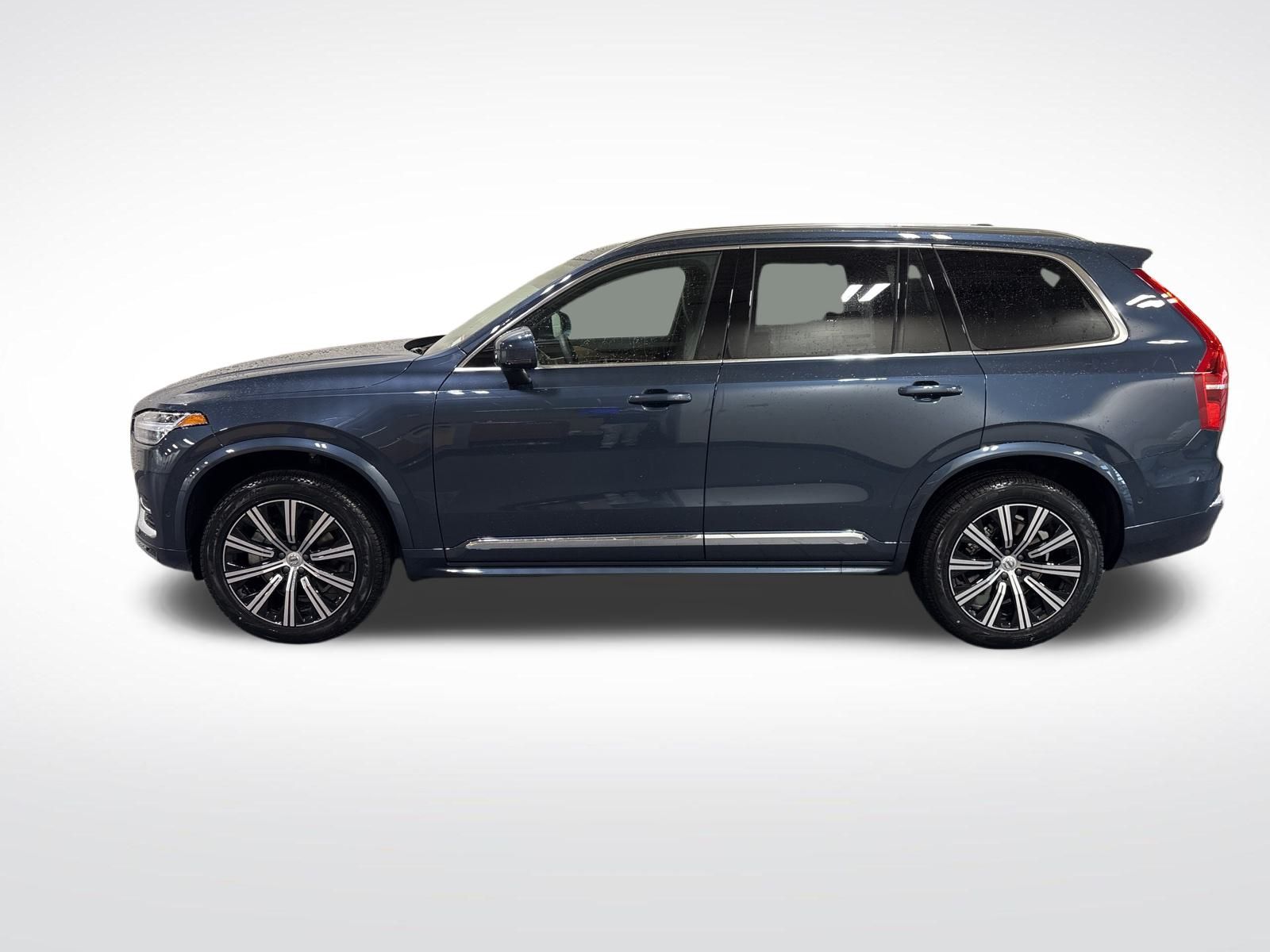 2025 Volvo XC90 Plus photo 2