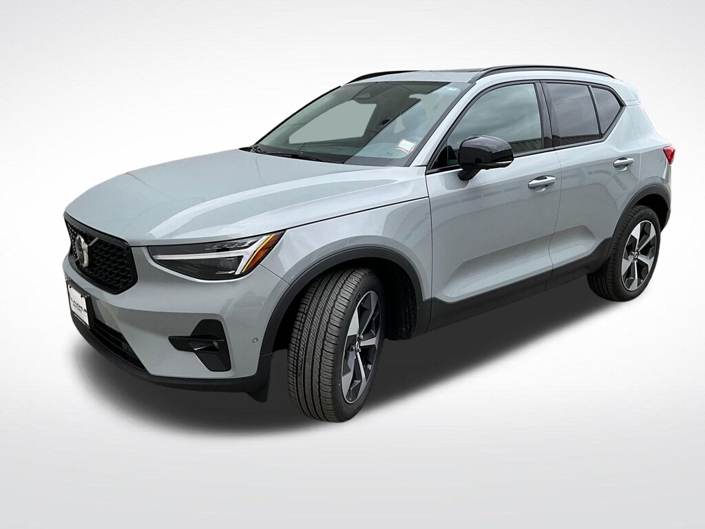 Used 2026 Volvo XC40 B5 Plus SUV