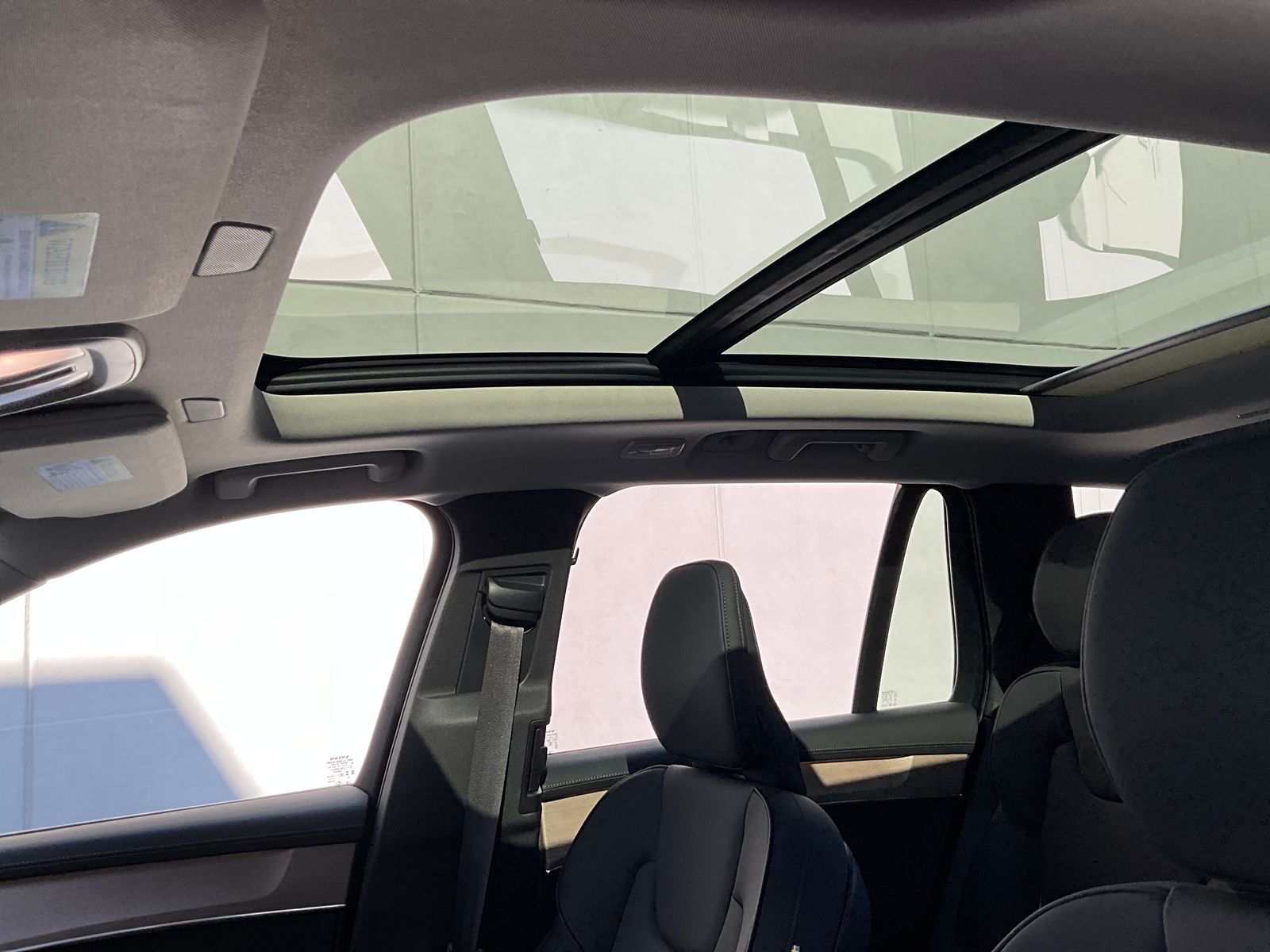 2025 Volvo XC90 Plus - Photo 26