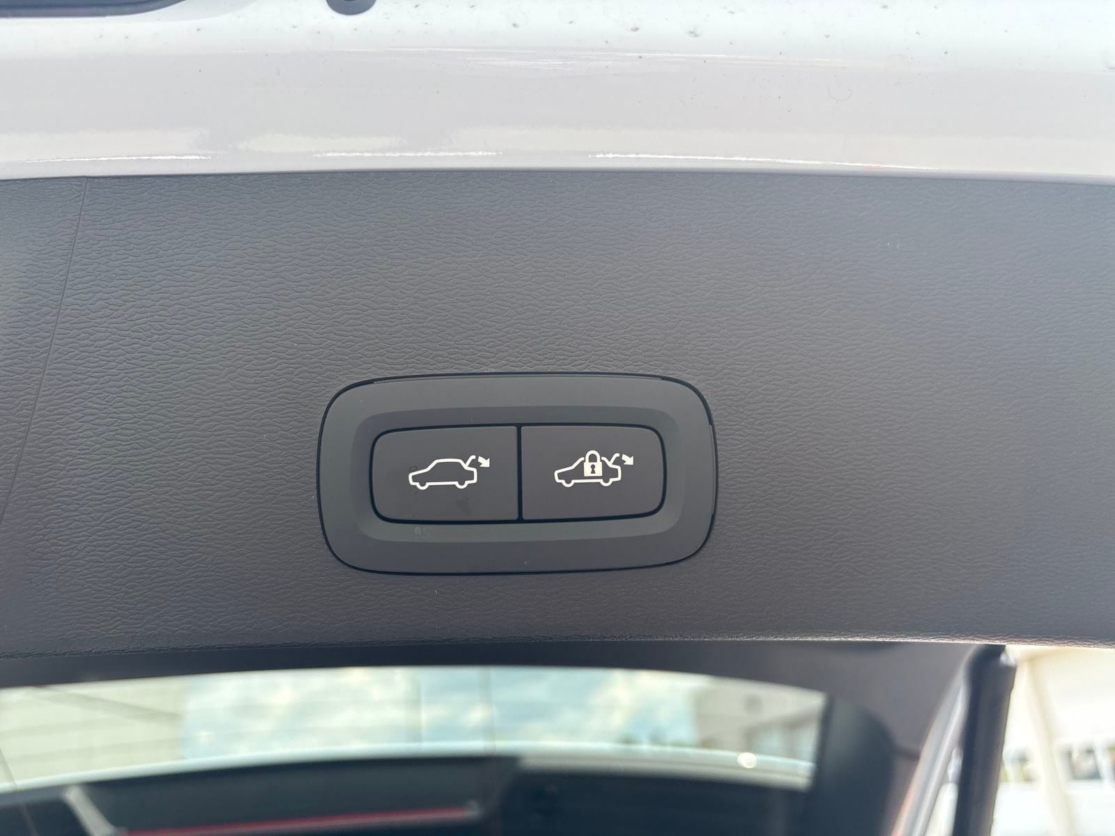 2026 Volvo XC40 Plus - Photo 29