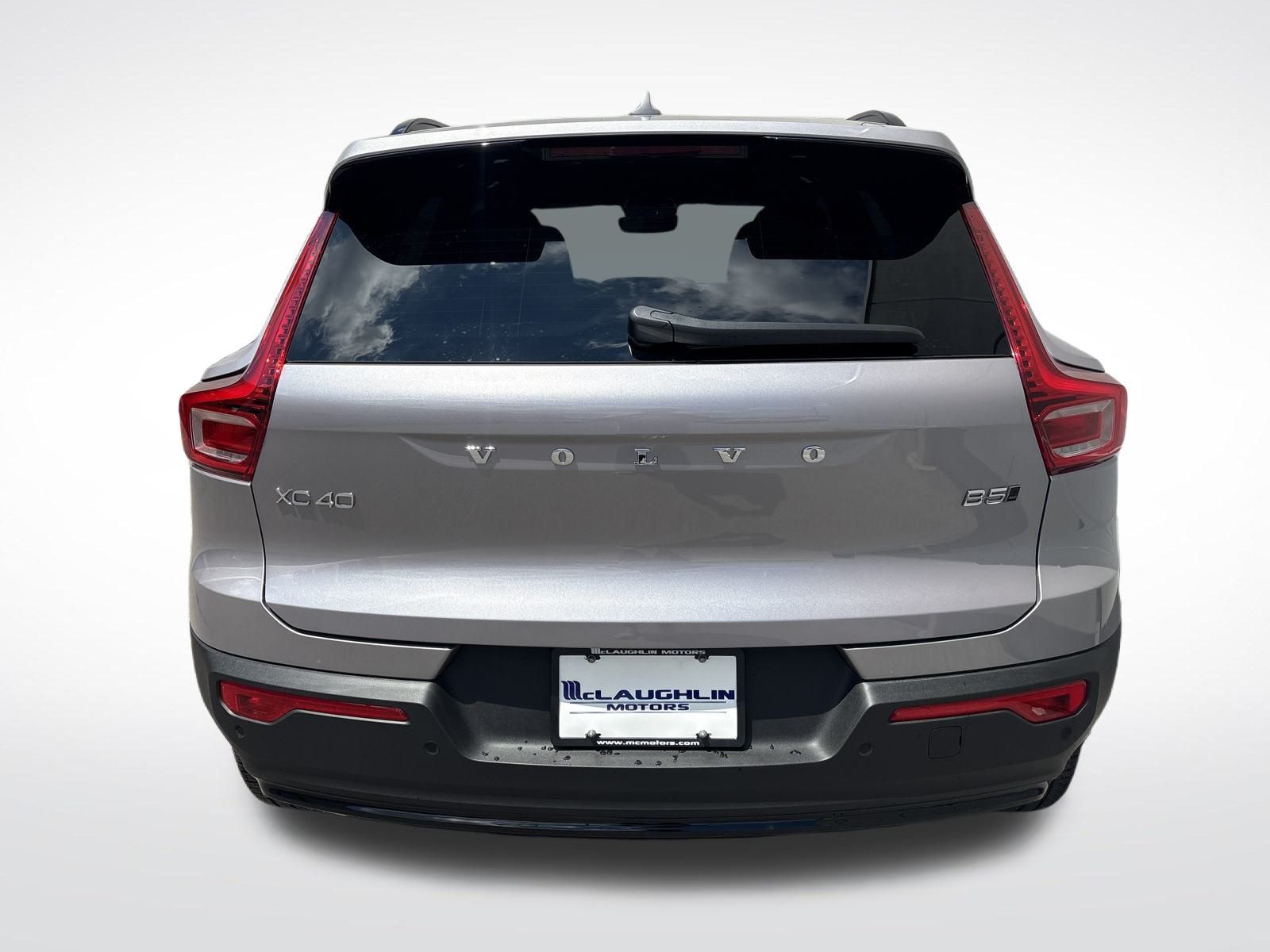 2026 Volvo XC40 photo 4