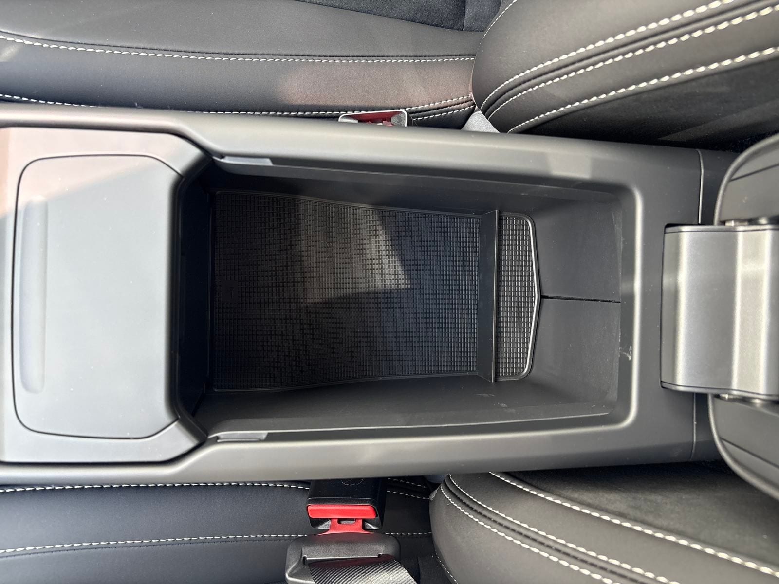2026 Volvo XC40 Ultra - Photo 34