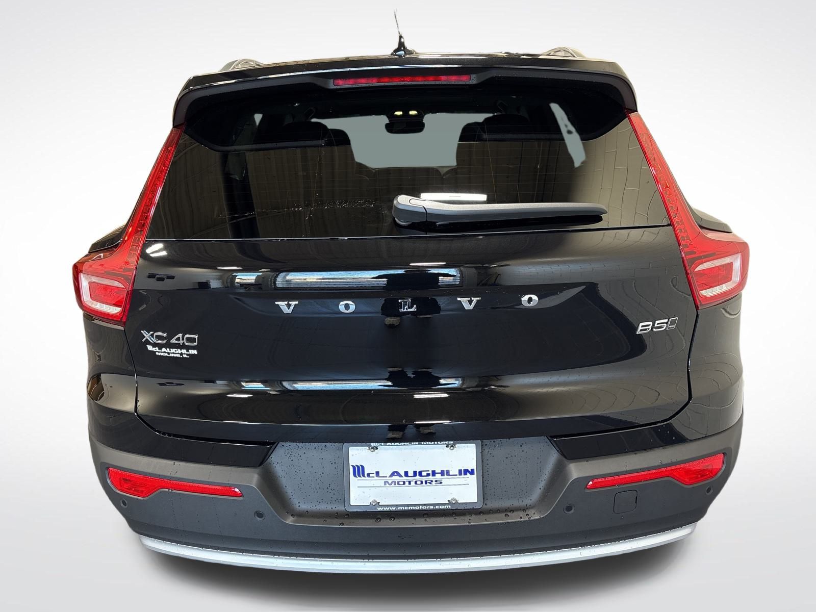 2025 Volvo XC40 Core photo 4