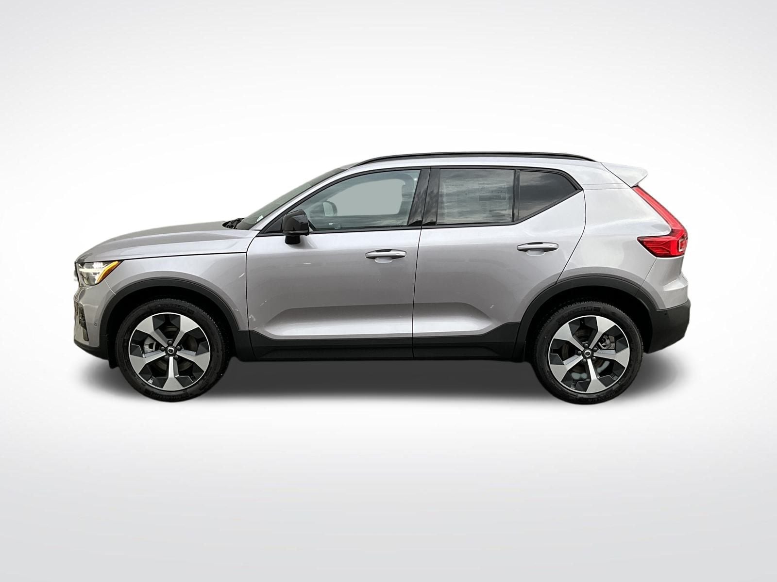 2026 Volvo XC40 SUV 