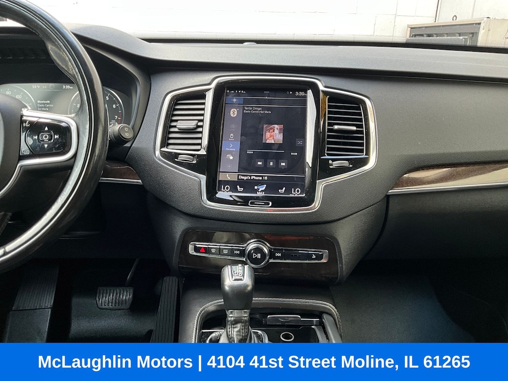 Used 2017 Volvo XC90 T6 Momentum SUV