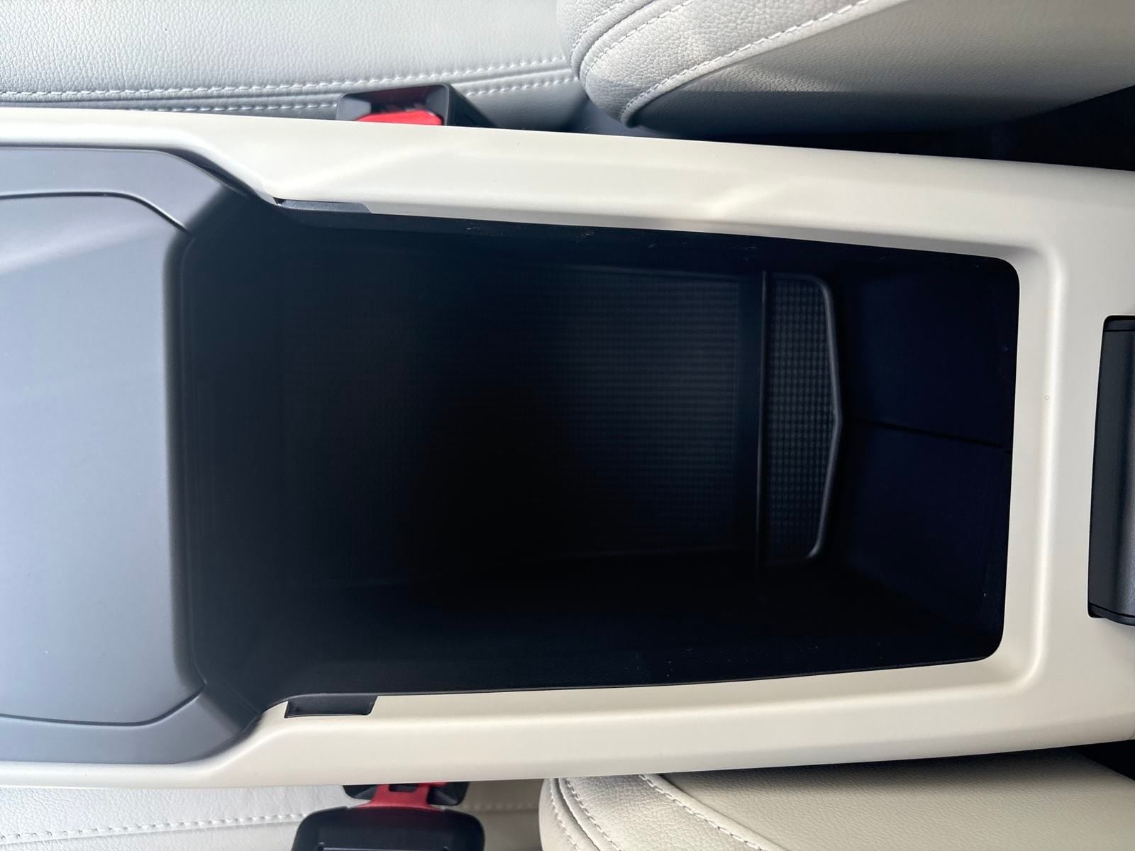 2026 Volvo XC40 Plus - Photo 35