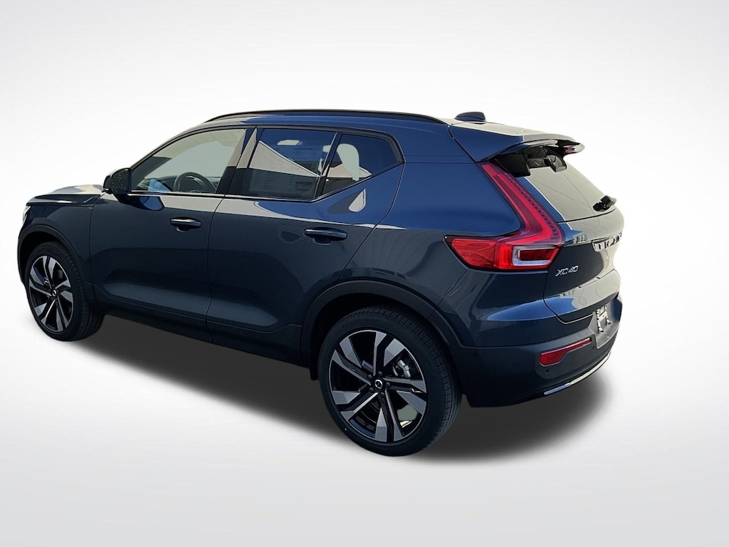 New 2026 Volvo XC40 B5 Ultra SUV