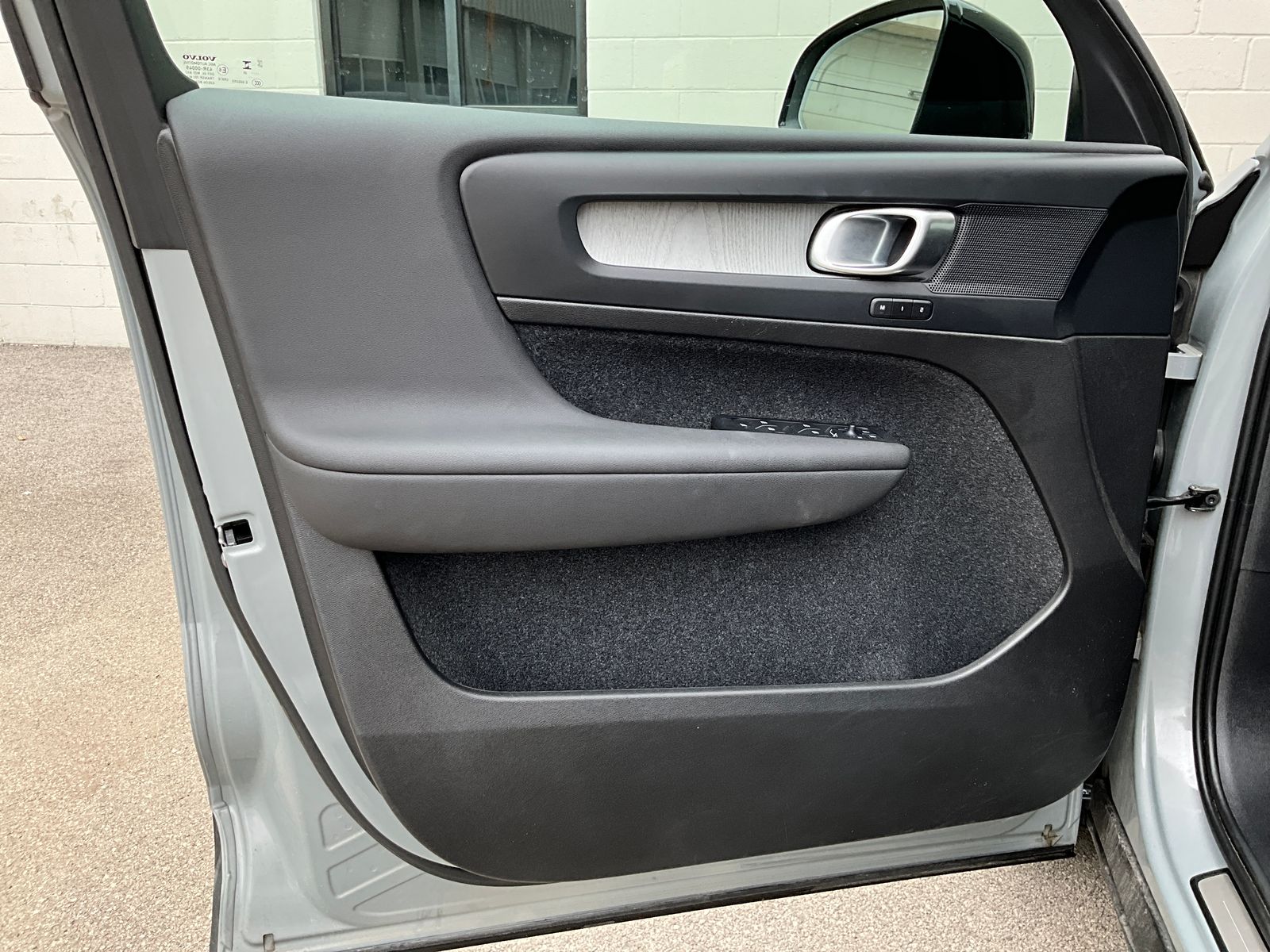 2026 Volvo XC40 Plus - Photo 15