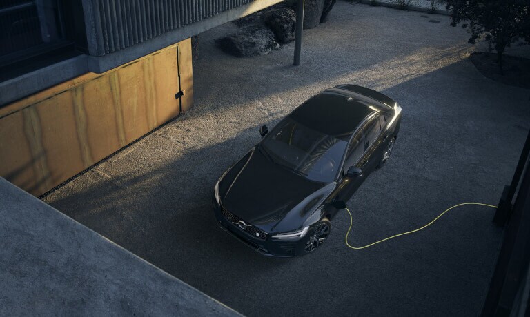 Volvo V60 Recharge charging from above