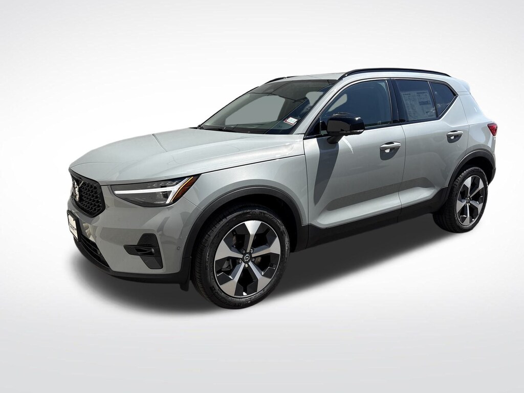 Used 2026 Volvo XC40 B5 Plus SUV