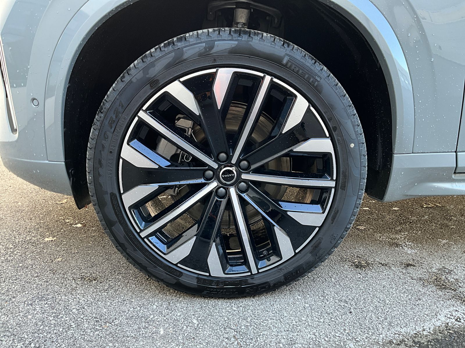 2026 Volvo XC90 Plus - Photo 33