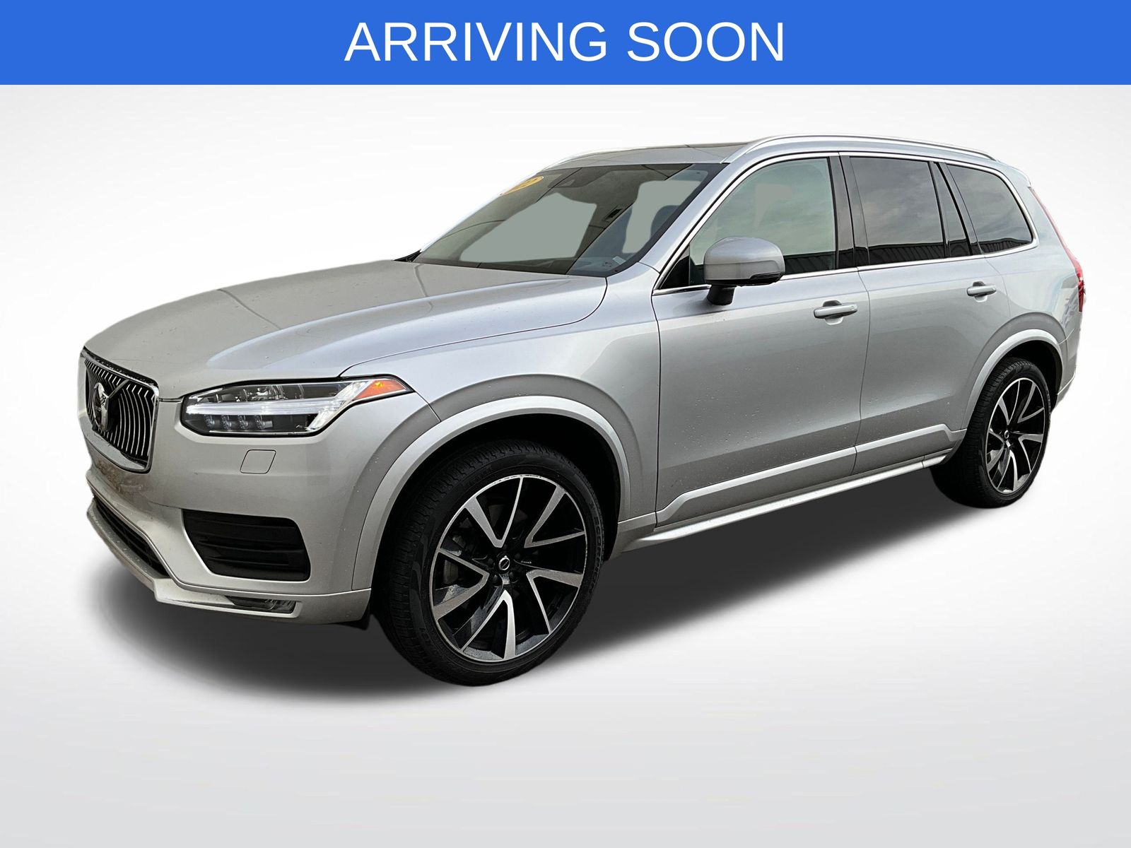 2022 Volvo XC90 Momentum's photo
