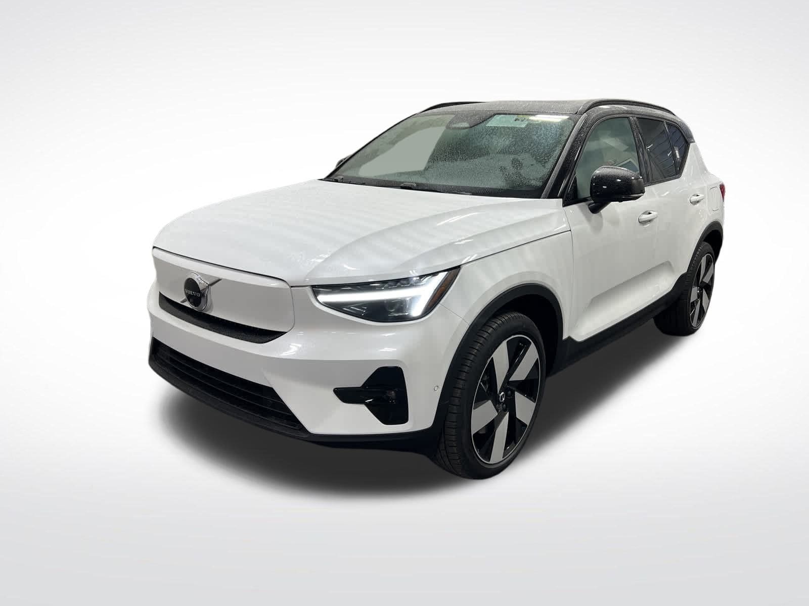 2024 Volvo XC40 Plus