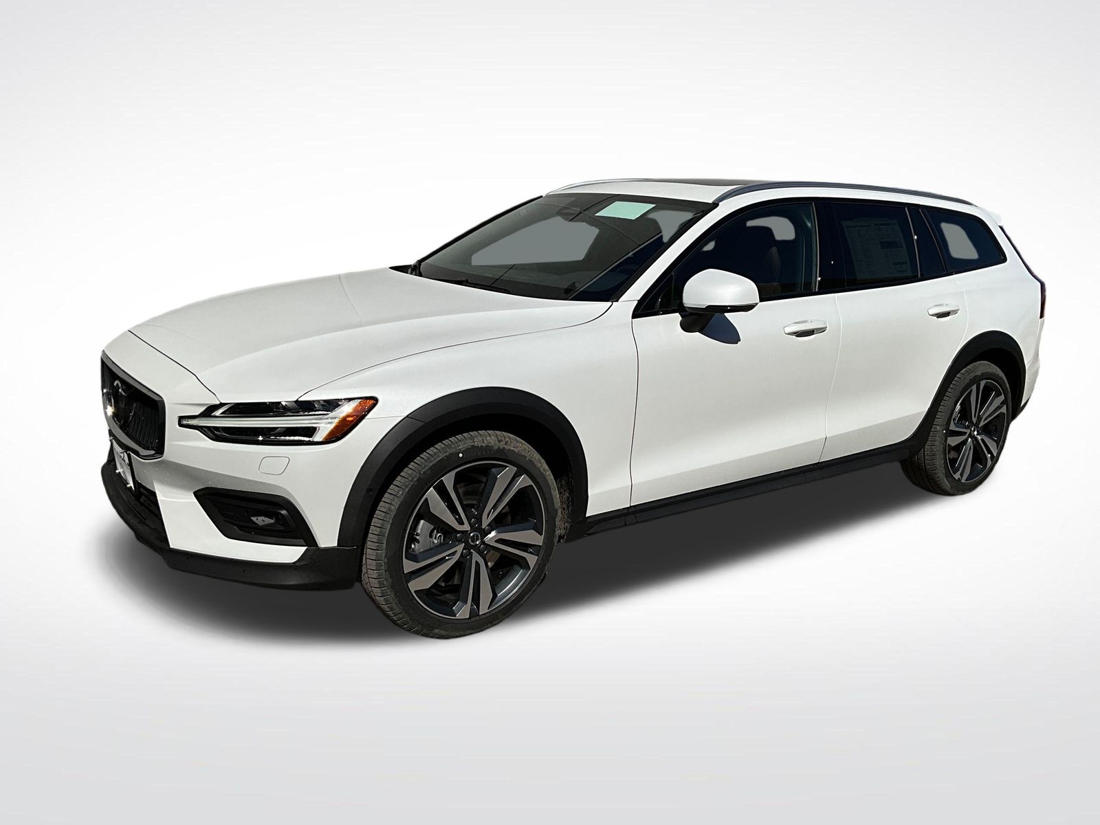 2026 Volvo V60 Cross Country B5 Plus AWD's photo