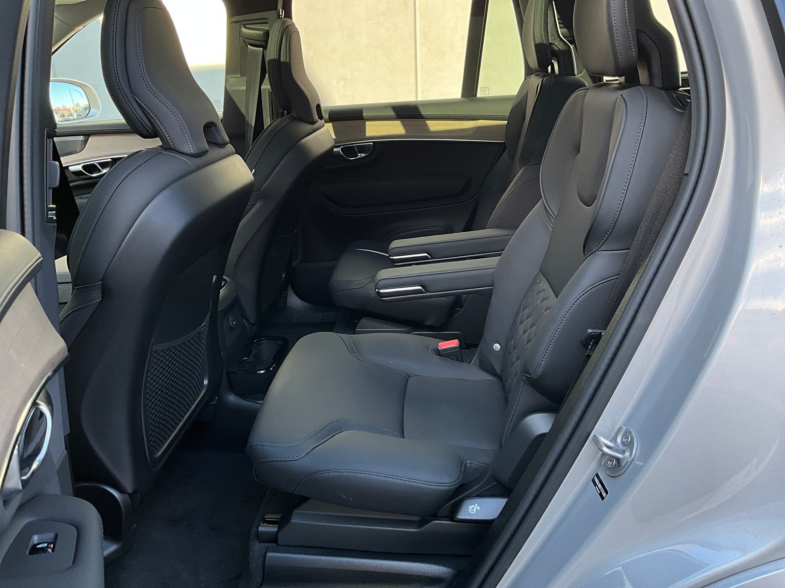 2025 Volvo XC90 Plus - Photo 31