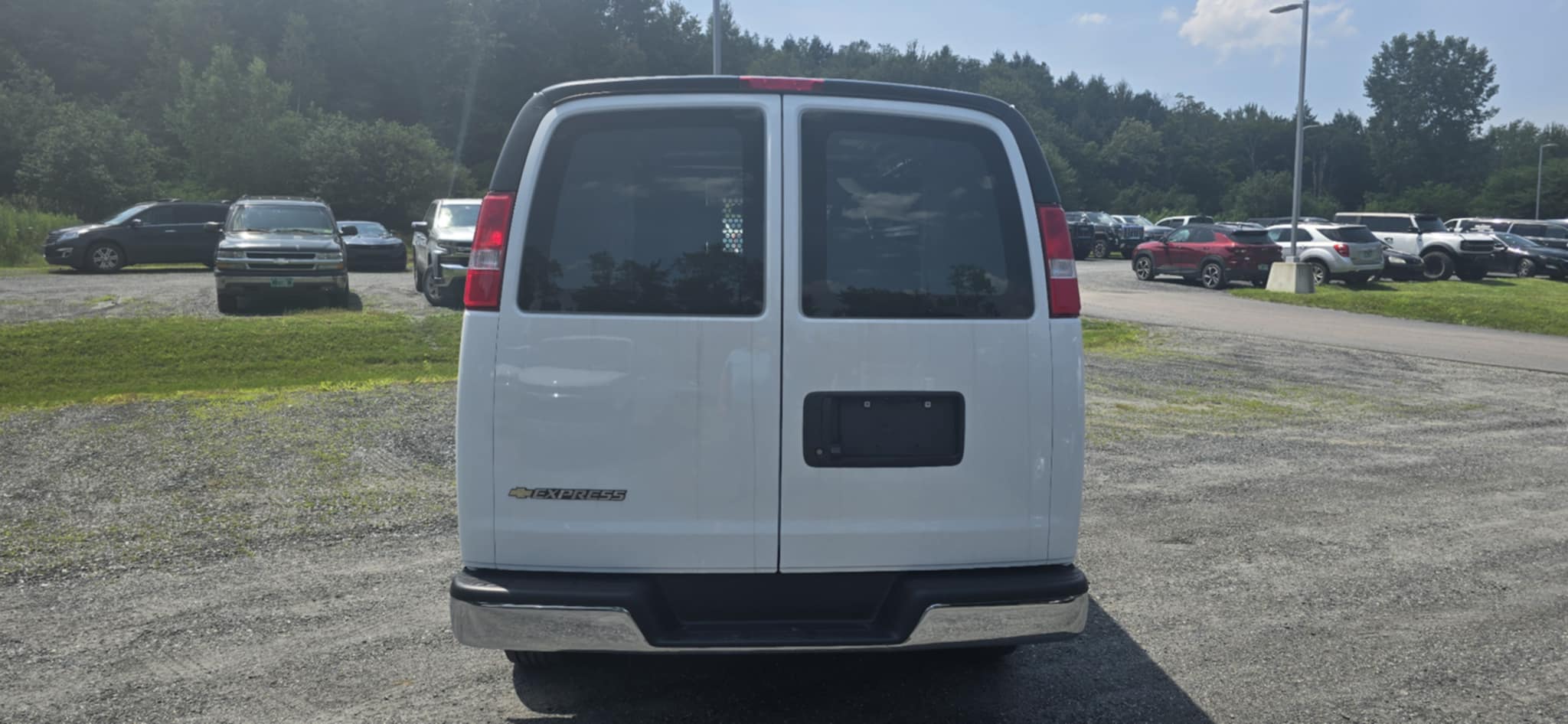 2025 Chevrolet Express Cargo 2500 Van photo 4