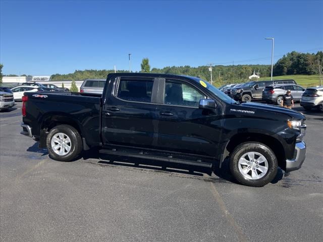 Used 2021 Chevrolet Silverado 1500 LT with VIN 1GCUYDED7MZ169379 for sale in Hyde Park, VT