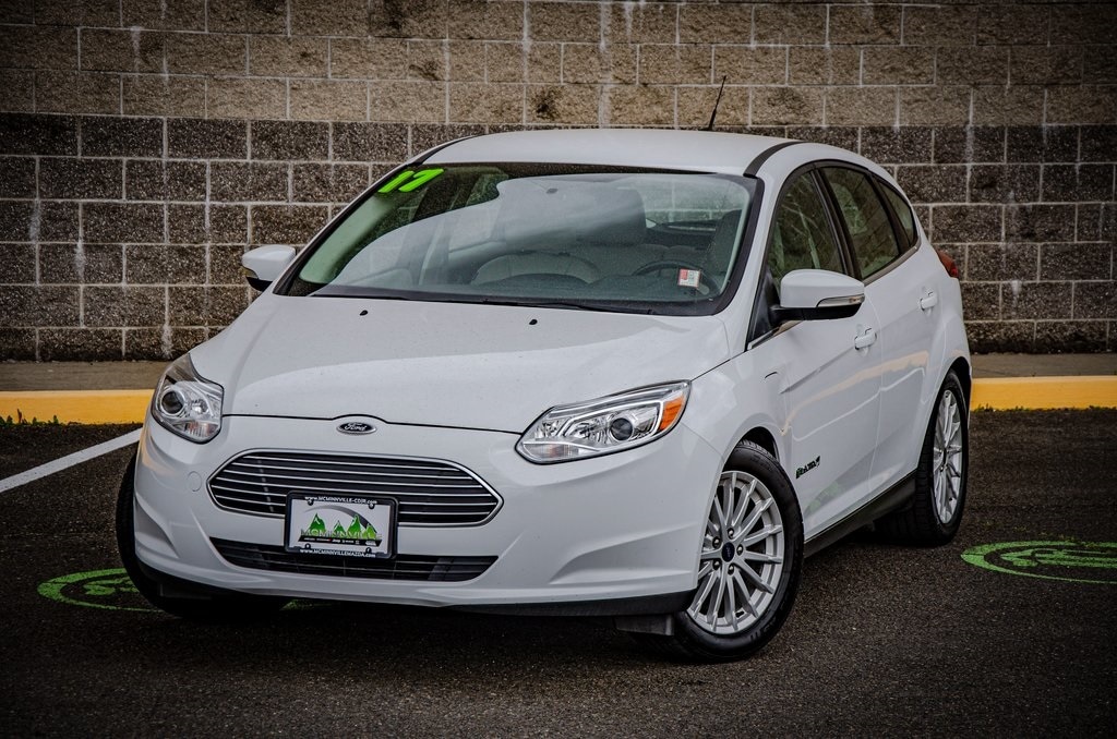 Used 2017 Ford Focus Electric with VIN 1FADP3R40HL246096 for sale in Mcminnville, OR