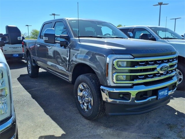 2025 Ford F-350 photo 3