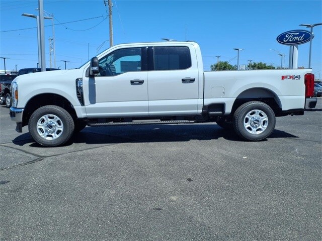 2025 Ford F-250 photo 2