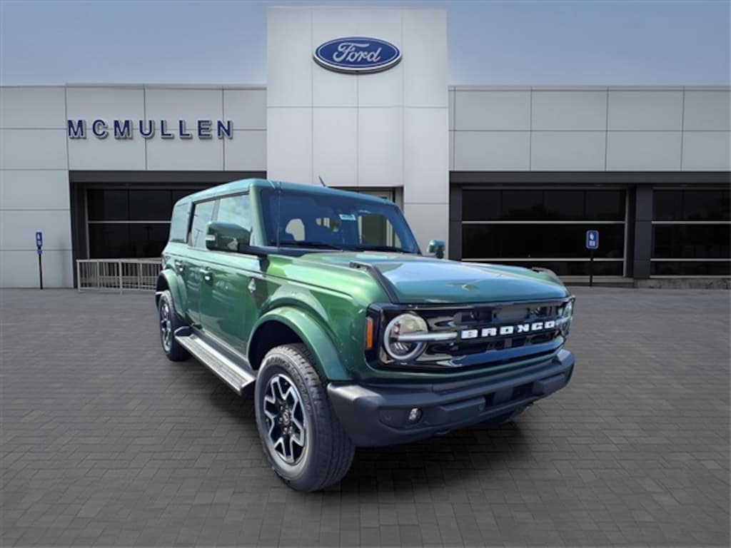 New 2025 Ford Bronco Outer Banks SUV