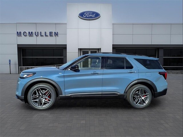 2026 Ford Explorer ST-Line photo 2