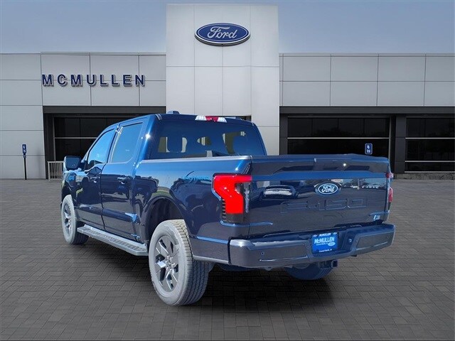2025 Ford F-150 Lightning photo 3