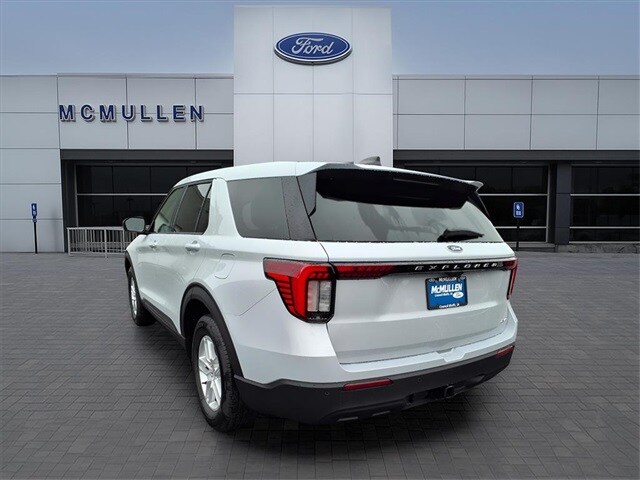 2026 Ford Explorer photo 3
