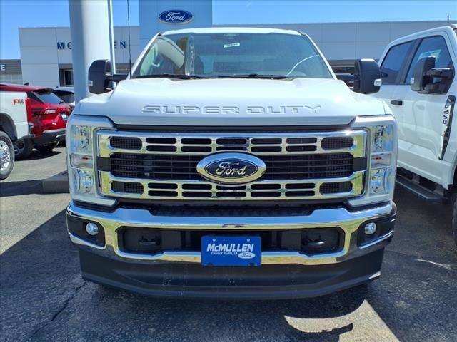 2025 Ford F-250 photo 2