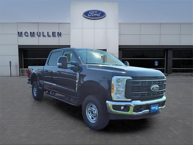 2025 Ford F-250 photo 3