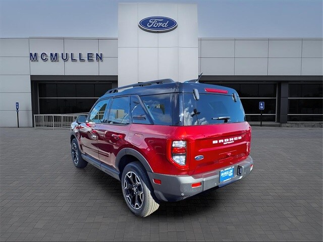 2025 Ford Bronco Sport Outer Banks photo 2