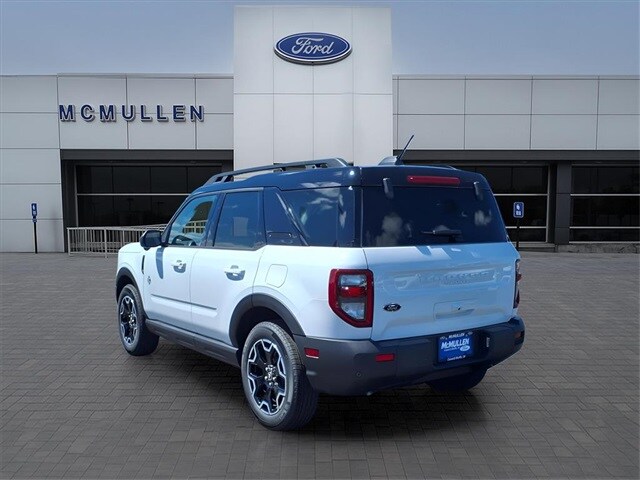 2025 Ford Bronco Sport Outer Banks photo 3