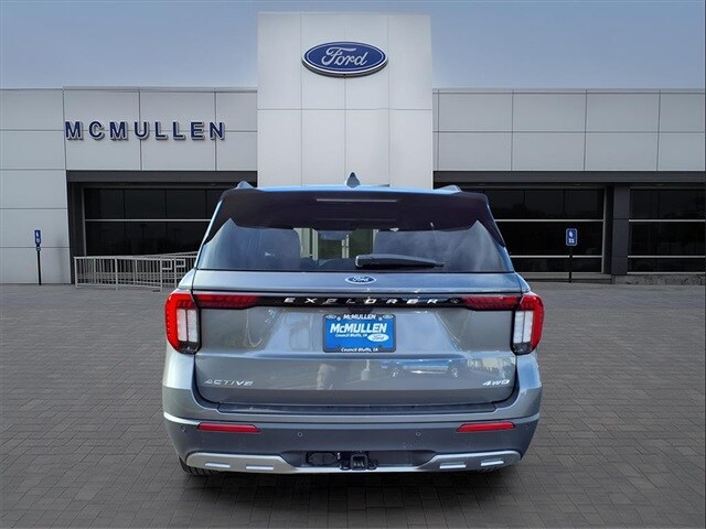 2026 Ford Explorer photo 3