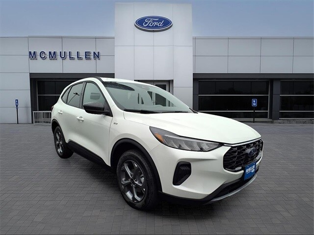 2026 Ford Escape ST-Line photo 4