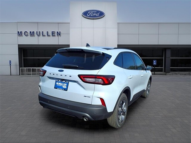 2026 Ford Escape ST-Line photo 3